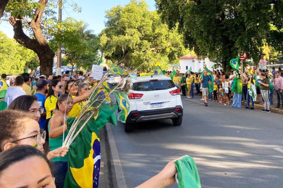 MT:  ATOS GOLPISTAS:  DEMOCRACIA, NÃO!!  DITADURA MILITAR, SIM!!:   Contra Lula, bolsonaristas mantêm protestos em frente a quartéis