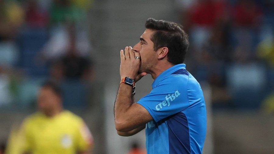Abel cita Fernando Lázaro e reclama de pressão em treinadores no Brasil: “Até o Guardiola foge daqui”