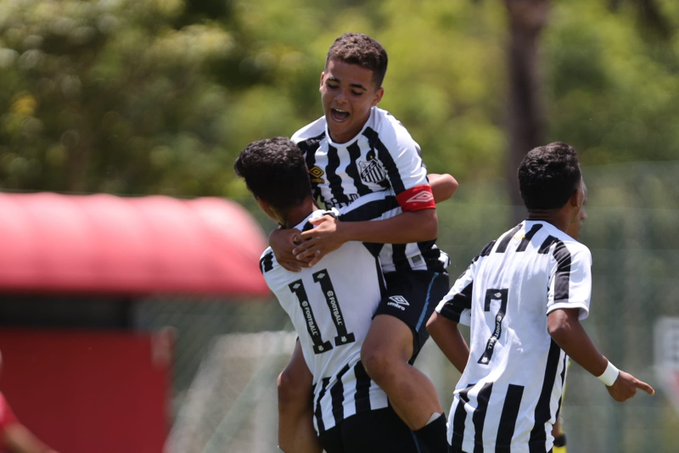 Corinthians vence Santos pela ida da semifinal do Campeonato Paulista sub-11