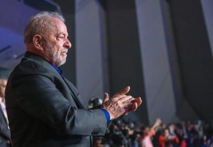 ROMBO DE BOLSONARO:  Urgência por recursos acima do teto pode levar Lula a abafar orçamento secreto