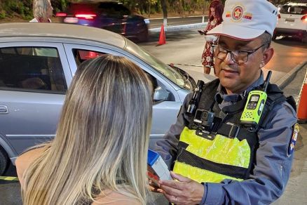 AVENIDA DA FEB: Blitz da Lei Seca prende motorista por embriaguez ao volante