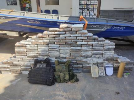 MIRASSOL D’OESTE: Gefron apreende mais de 200 kg de cocaína em embarcação e residência no interior de MT