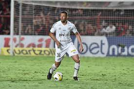 Alex sente dores na coxa e preocupa Santos para o restante do Brasileirão