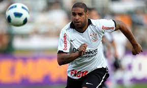 Corinthians relembra gol de Adriano Imperador, importante na conquista do Brasileiro de 2011