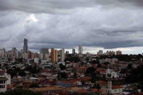 Defesa Civil emite alerta e orienta a população para chuvas em Cuiabá