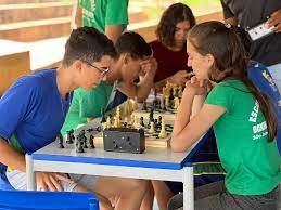 Estudantes desenvolvem jogos com base em conhecimentos adquiridos em sala de aula