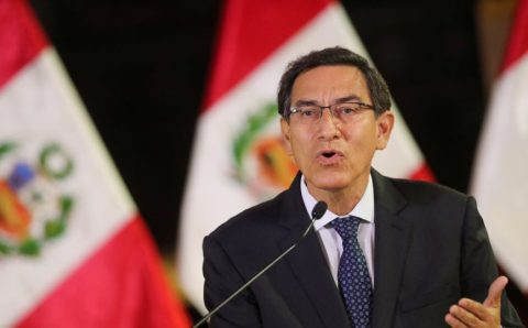 Presidente do Peru anuncia dissolução do Congresso