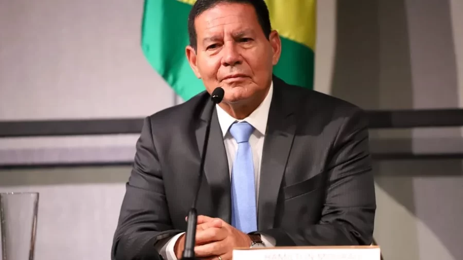 Mourão quer abandonar Bolsonaro e ser independente, dizem aliados