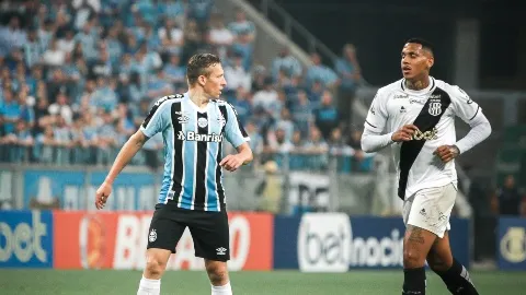 Lucas Leiva apresenta alteração do ritmo cardíaco e é afastado de treinos do Grêmio