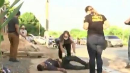 Acusado de roubo é morto com tiro de espingarda em avenida