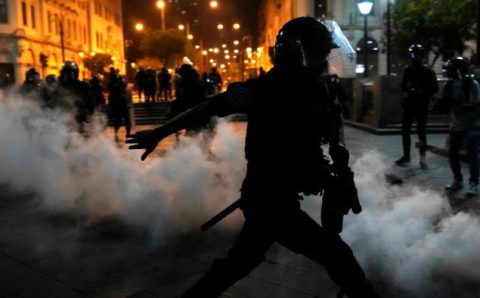 Número de mortos em protestos no Peru passa de 20