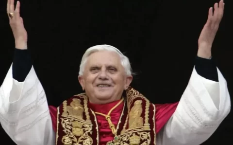 Por que Bento XVI renunciou? Relembre trajetória do papa emérito