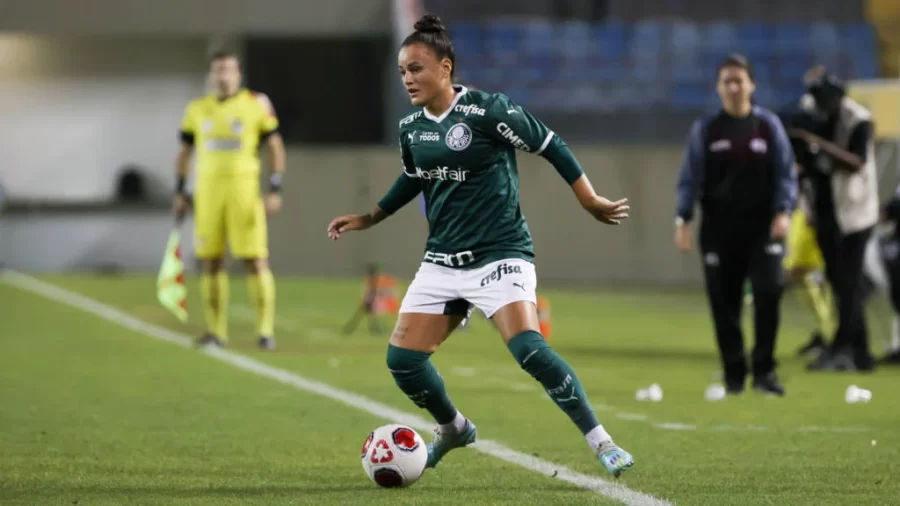 Camilinha chega a 100 jogos pelo Verdão e comemora: “Feliz demais por representar o Palmeiras”