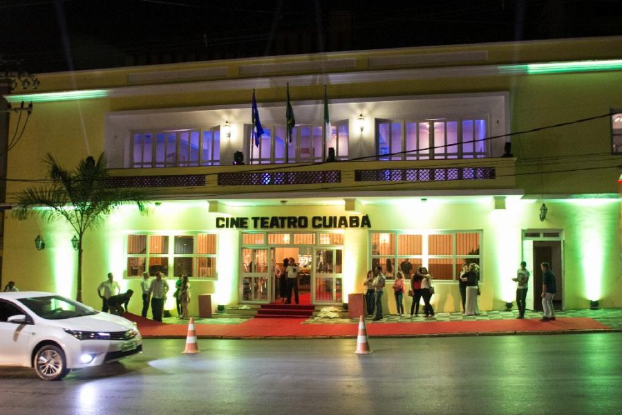 MT:  Cine Teatro Cuiabá recebe exposição de presépios de Natal