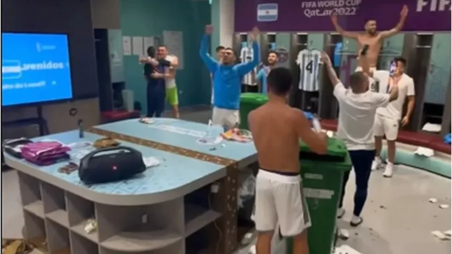 Jogadores argentinos cantam no vestiário e provocam Brasil