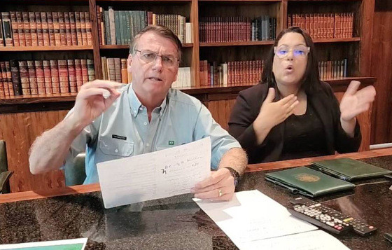 MENSAGEM AO BOLSONARISMO:   Bolsonaro faz live de despedida e critica atos terroristas