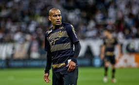 Sheik garante que Corinthians trará quatro reforços e “novo” técnico