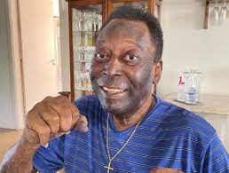 Estado de saúde de Pelé melhora, mas ainda não há previsão de alta