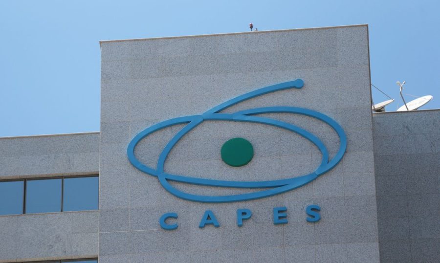 Capes vai pagar Auxílio Avaliação Educacional por serviço a distância