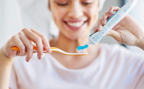 BOCAS SAUDÁVEIS:   5 dicas preventivas para proteger sua saúde bucal contra infecções