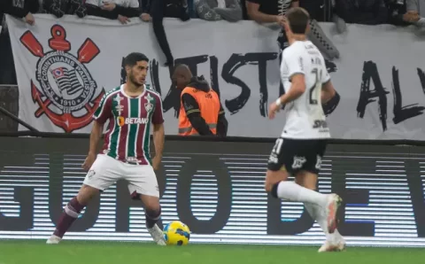 Fluminense renova contrato com Michel Araújo até o fim de 2025