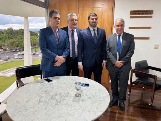 MT:  EM BRASÍLIA:   Emanuel articula para derrubar intervenção