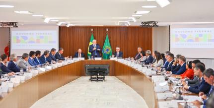 MT:  REUNIÃO EM BRASÍLIA:   Mendes elogia Lula e assina carta em defesa da democracia