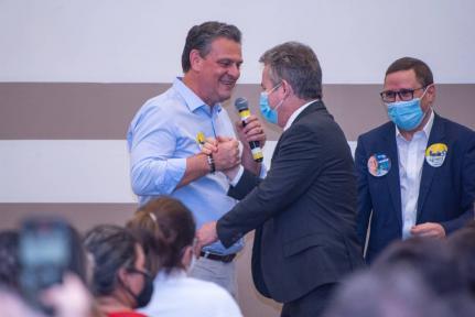MT:  BANDEIRA BRANCA:   Por MT, Mauro sinaliza reaproximação com Carlos Fávaro