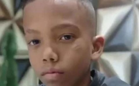 AMIZADE FATAL: ‘Ele morreu nos braços da irmã’, diz mãe de criança morta com golpe de faca por amigo de 7 anos