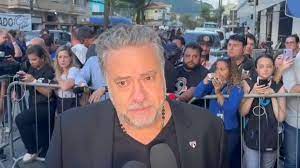 Presidente do São Paulo vai ao velório de Pelé e relembra despedida do Rei no Morumbi