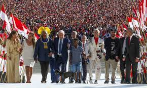 Posse de Lula: faixa presidencial é entregue por cidadãos