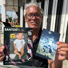 Um fã de Pelé fora das quatro linhas: veja quem foi o primeiro torcedor a entrar no velório do Rei