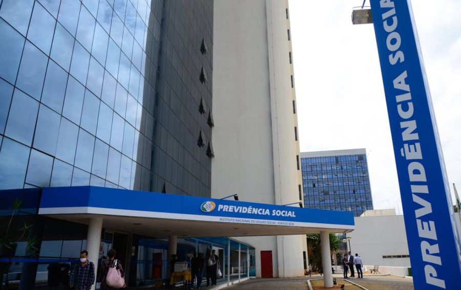 INSS pode paralisar serviços nesta quarta-feira por causa de bloqueio orçamentário de Bolsonaro