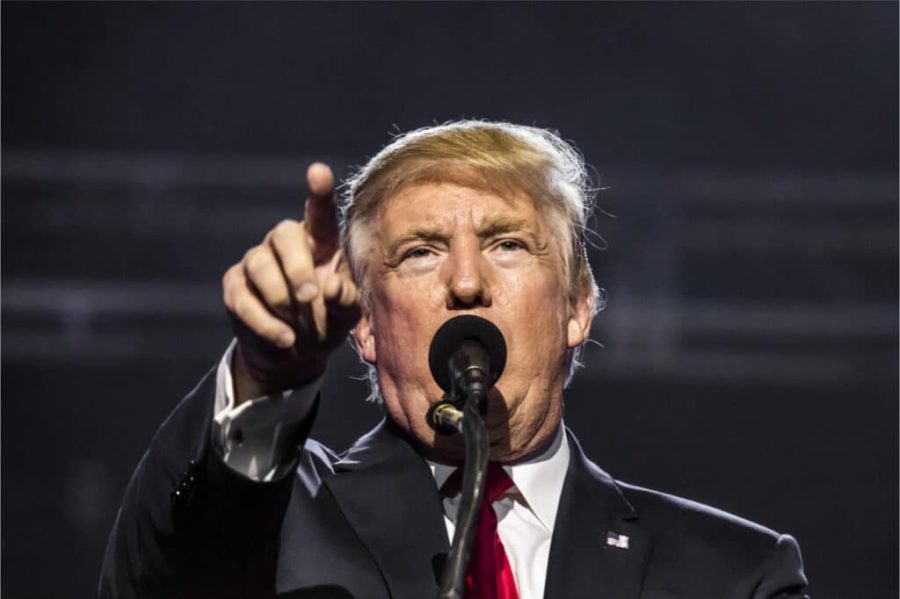Meta restabelece contas de Donald Trump no Facebook e Instagram