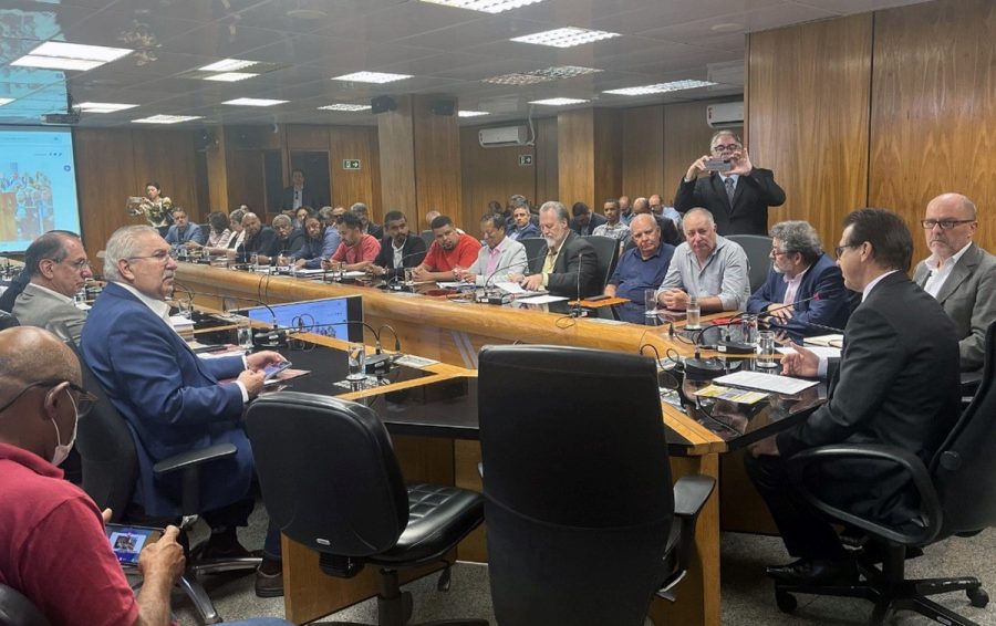 UBERIZAÇÃO EM DEBATE:   Centrais vão entregar ao governo perfil sobre trabalho em aplicativos para discutir regras de proteção social