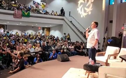 EX-PRESIDENTE:   Em igreja na Flórida, Bolsonaro anuncia volta ao Brasil e diz que ‘missão não acabou’
