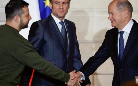 Macron e Scholz recebem Zelenski em Paris