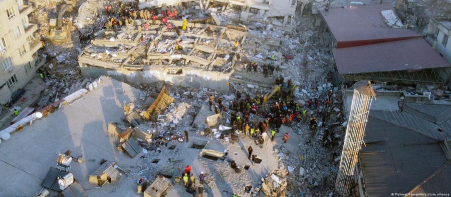 CATÁSTROFE TURQUIA:    Mortes no terremoto passam de 30 mil, e ONU já estima 50 mil