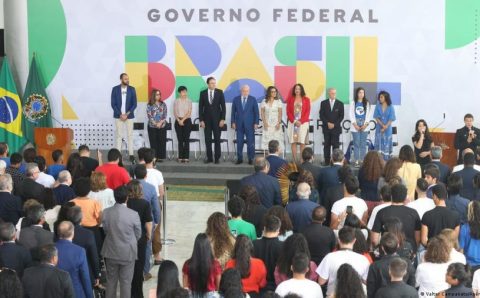 EDUCAÇÃO:  Lula anuncia reajuste de até 40% nas bolsas de pós-graduação