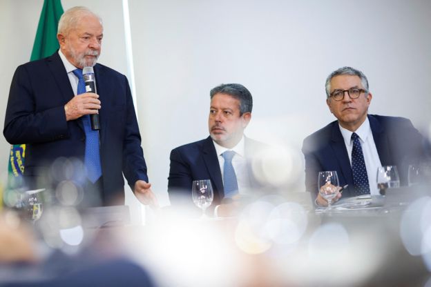O que Centrão quer para apoiar governo Lula
