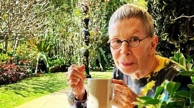 Internada com problemas de saúde, Marido de Rita Lee se manifesta e tranquiliza os fãs: “Se fortalecendo…”