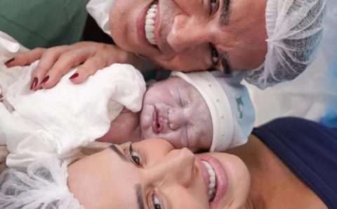 Claudia Raia volta a ser mãe aos 56 anos: “Bem-vindo, Luca”