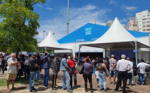 Brasil bate recorde de endividados: ‘Com nome sujo, a gente não é nada’