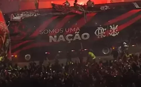 Apoiado pela torcida, Flamengo embarca para o Mundial; veja lista de relacionados