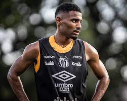 Joaquim é registrado no BID e pode reforçar o Santos contra o São Paulo