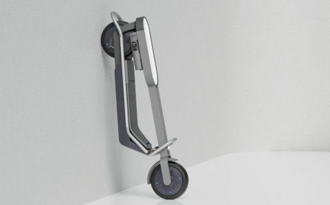 Patinete dobrável vira mini bicicleta elétrica em segundos