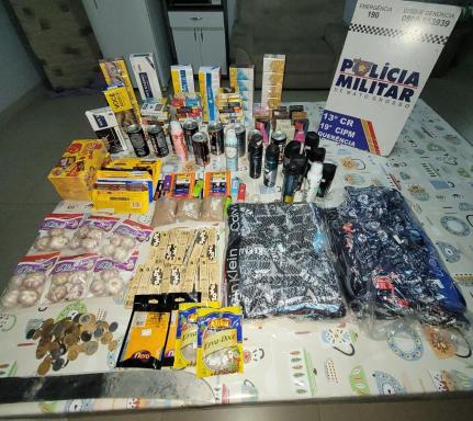 Dupla é presa minutos depois de furtar 140 itens de mercado no interior de MT