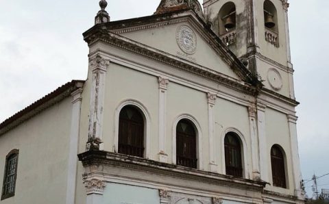 MT:  PATRIMÔNIO HISTÓRICO:  Igreja passa por reforma externa após risco de desabar; sem data de reabertura