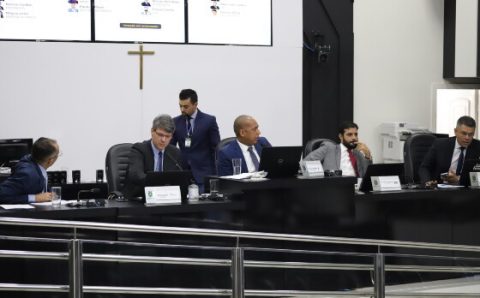 MT:  CAOS NA SAÚDE:   Base de Emanuel e vereadores da oposição “quebram o pau” em debates sobre intervenção