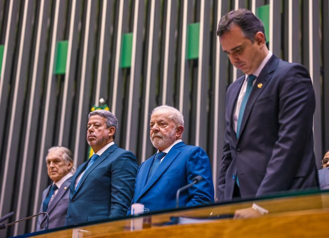 Críticas de Lula, crise de bancos, nova regra fiscal: o que está em jogo em decisão do BC sobre juros?